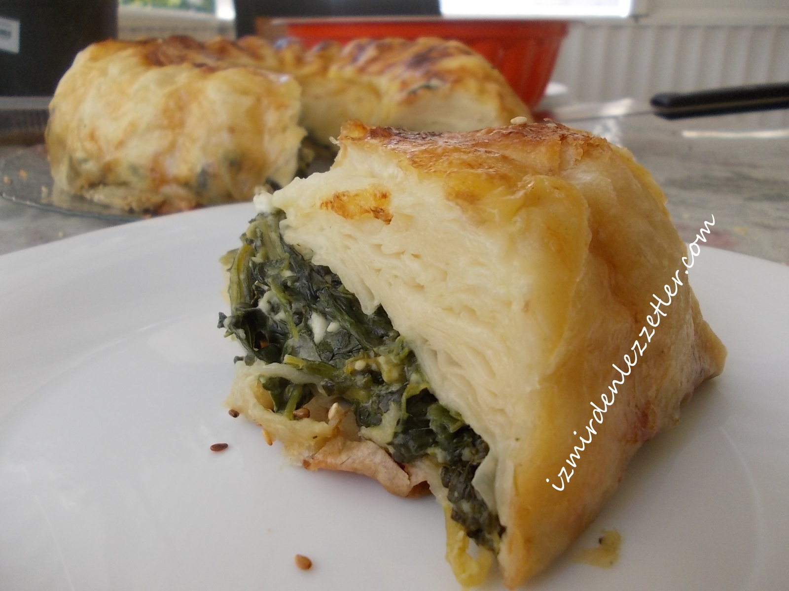 Kek Kalıbında Ispanaklı Börek İzmirdenlezzetler