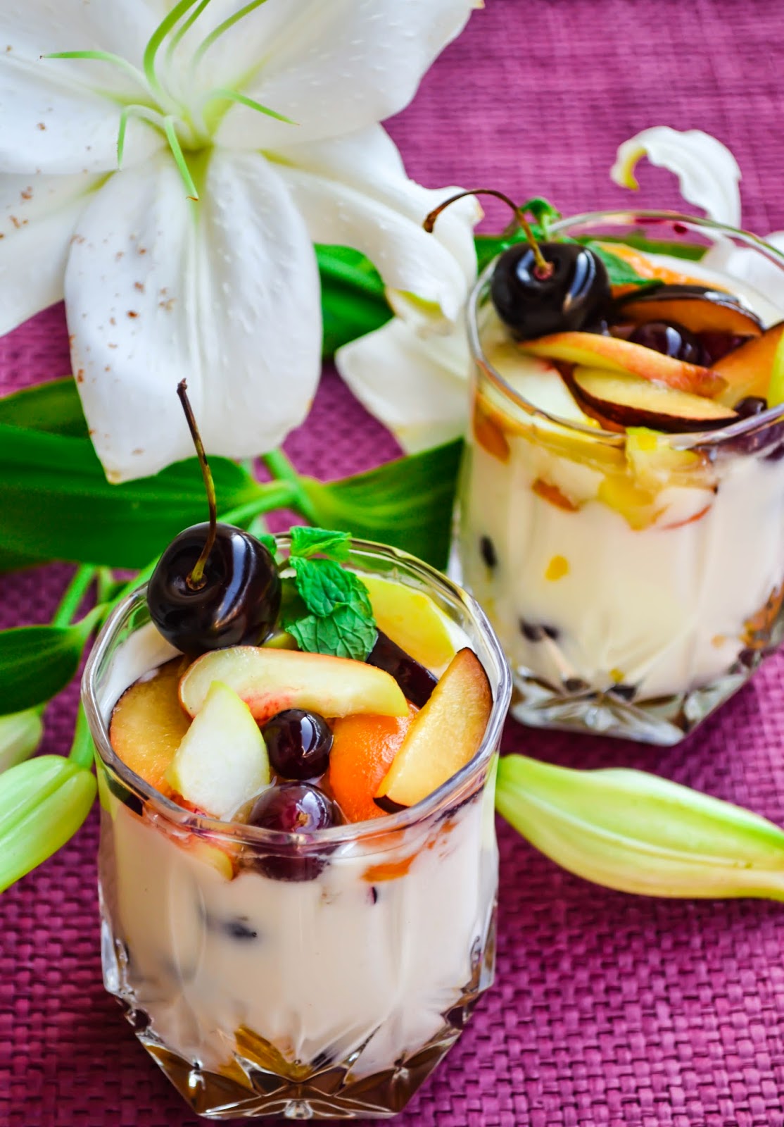 Sara's Kitchen Yogurt Cups with Vanilla Honey Fruits أكواب الزبادي
