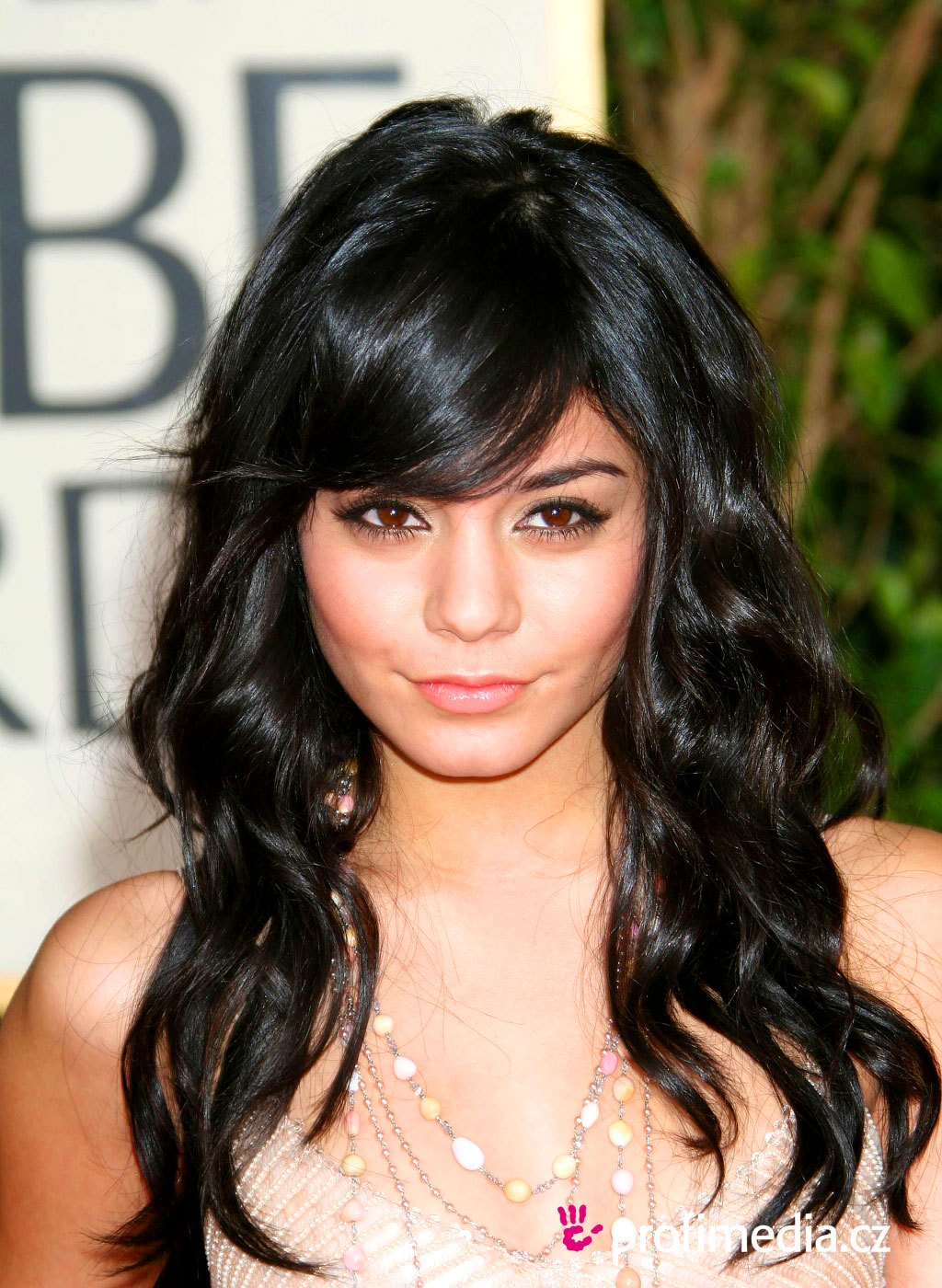 http://3.bp.blogspot.com/-Vk3tNzl2qnQ/TrKYmDo60gI/AAAAAAAABFw/1KkoxwWYN6g/s1600/vanessa+hudgens+2011+style.jpg