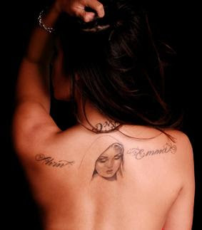 Bring Unforgetable Persons With In Memorial Tattoos Design