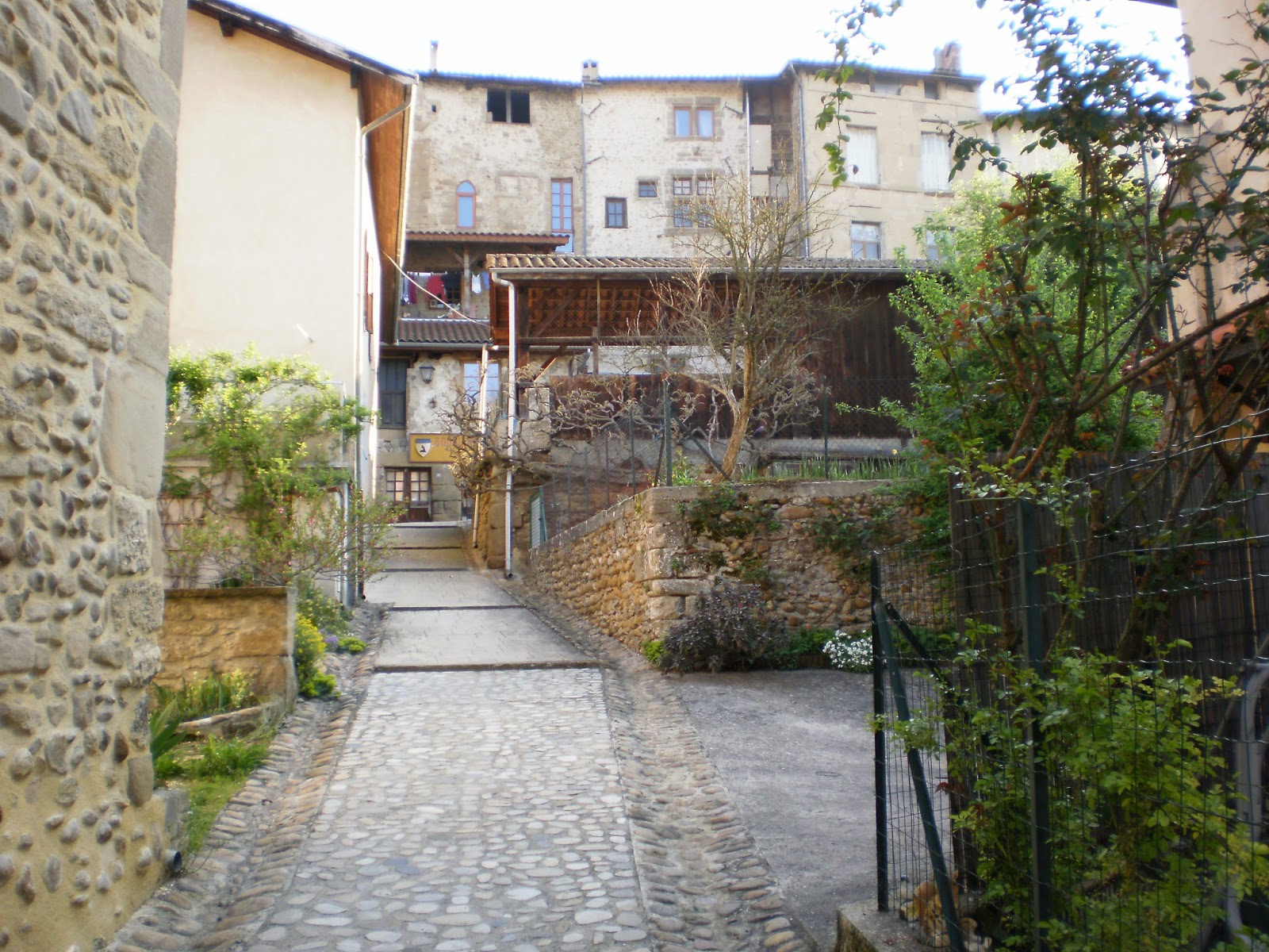 A la recherche Dernière étape la communauté de l'Arche de Saint Antoine l'Abbaye