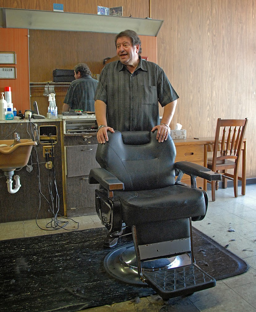 Lincoln Barber Shop, Oak Park, Michigan David CLEMENTS Productions