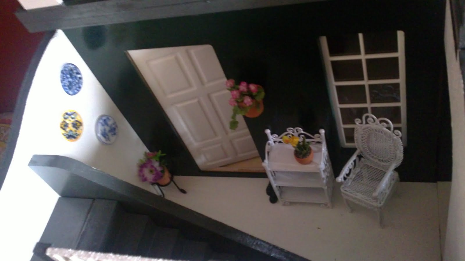 misminicasas: Fachada de la Morcott, sótano y Señora de la casa