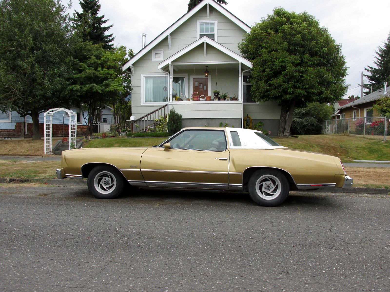 Seattle's Classics 1976 Chevrolet Monte Carlo