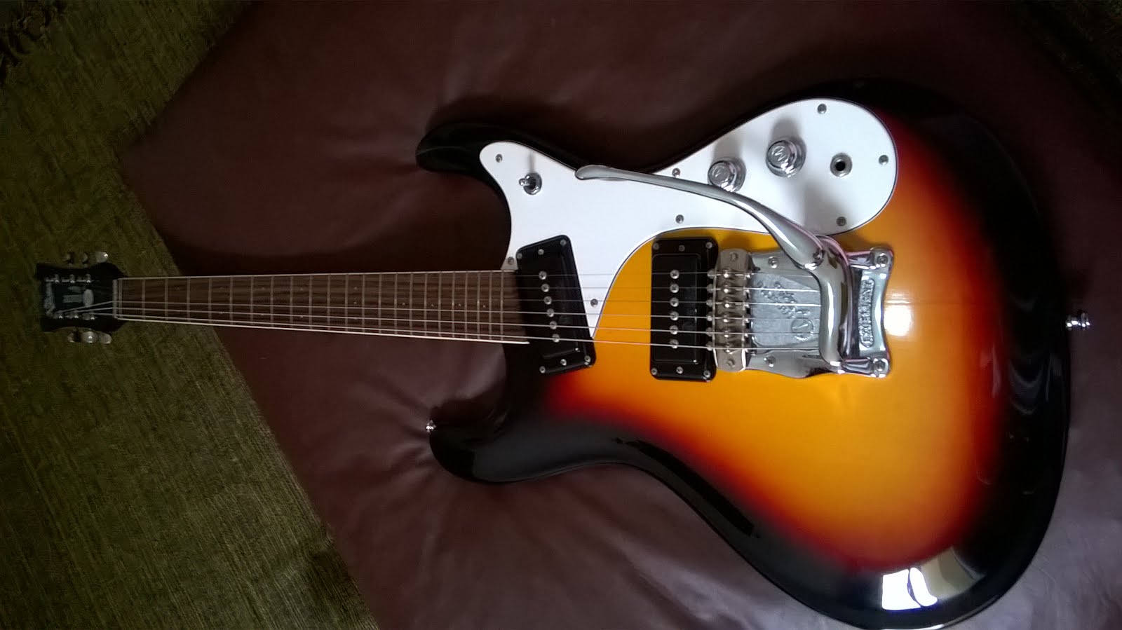 Mosrite - Model Excellent '65 - The Vintages - Sunburst