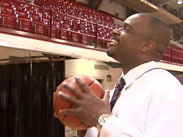 Former Hawks forward Lorenzo Charles dies in bus crash | Basketball World