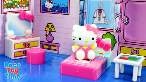 hello kitty mini dolls house