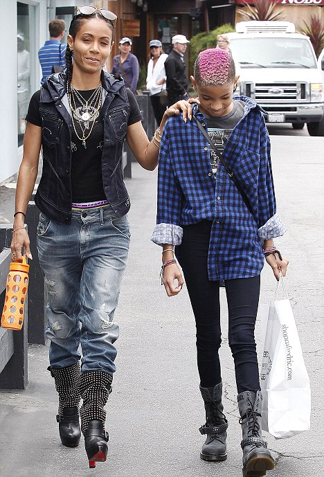 Famous And Celebrities Not So Pretty In Pink Tomboy Willow Smith