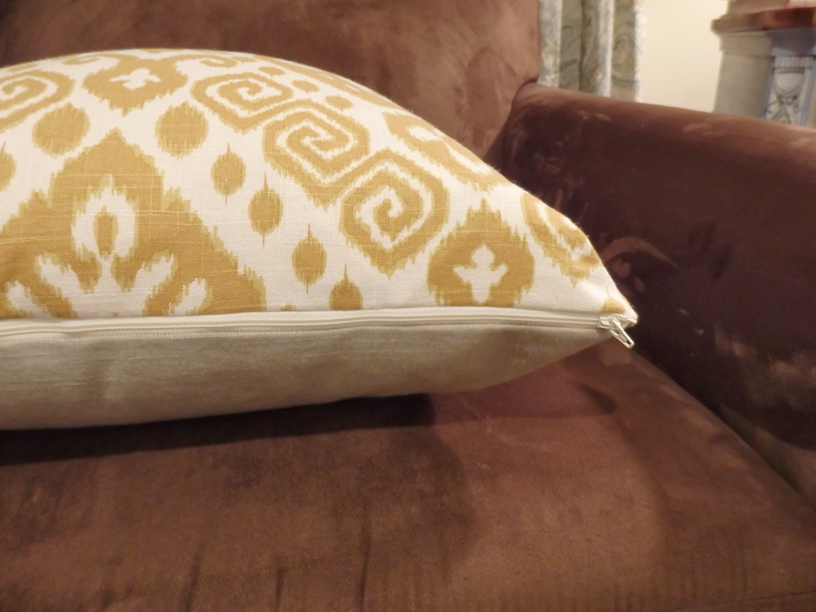 DIY by Design DIY Pillow With Zipper