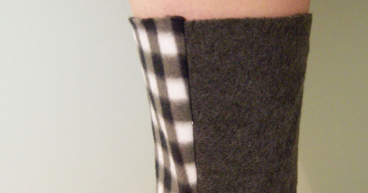 Salty Peanut Stitchery Fleece Sock Tutorial