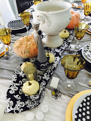 BlackFall tablescape, Thanksgiving tablescape, black and white polka dot plates