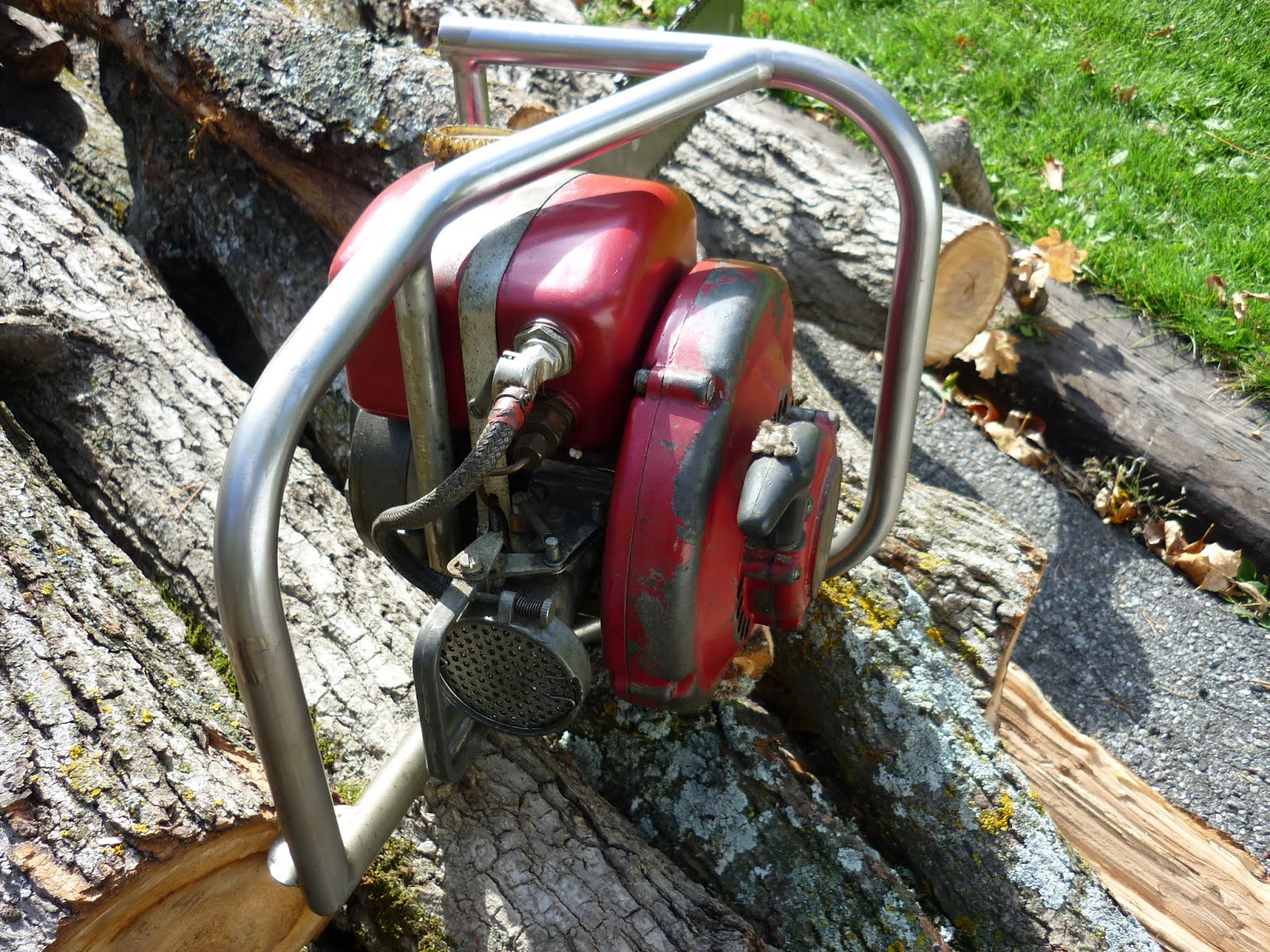 VINTAGE CHAINSAW COLLECTION JONSERED XB.