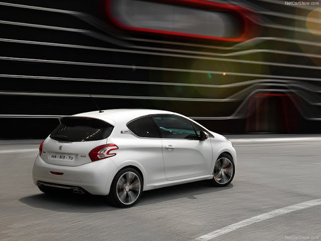  تقرير حول سيارة بيجو 208 Peugeot "مواصفات و أسعار السيارات" %D8%A8%D9%8A%D8%AC%D9%88+208++4