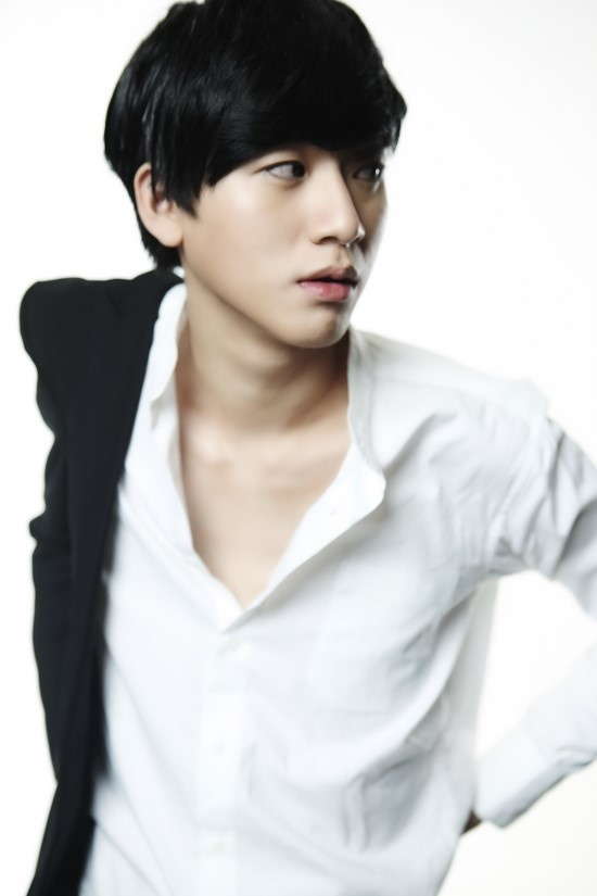 Yoo Min Kyu | Artists From Asia