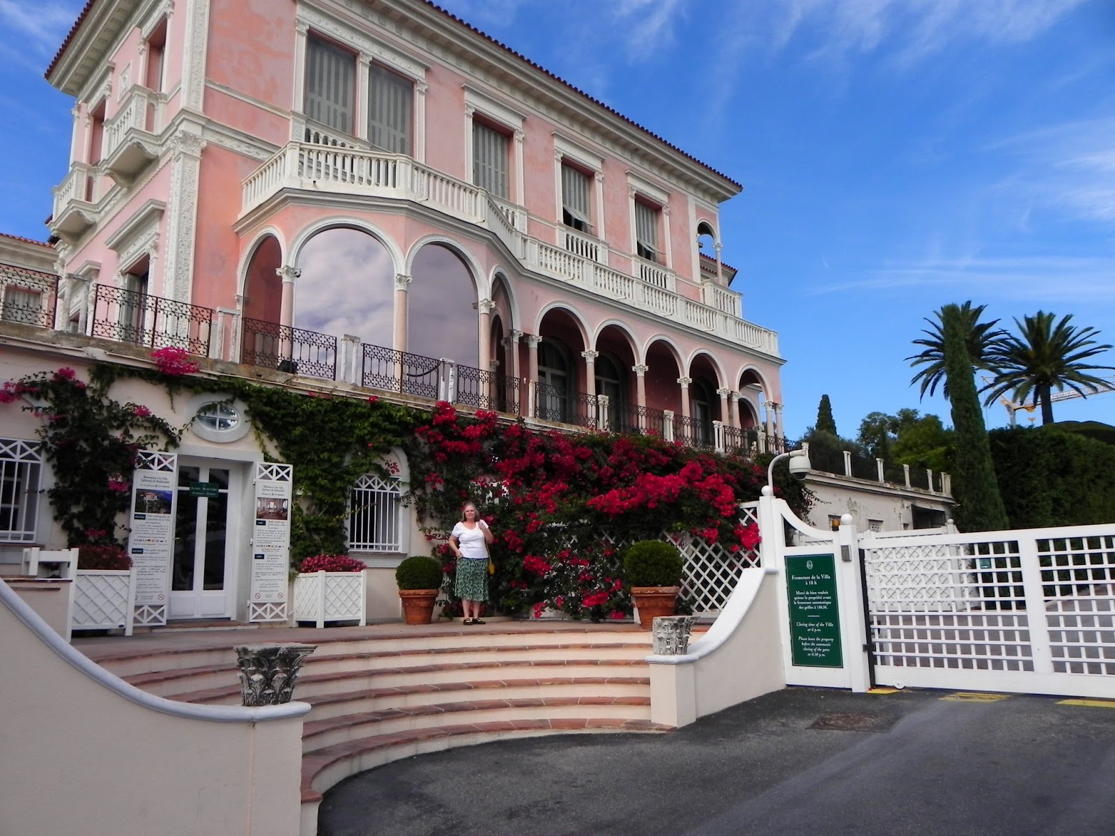 Where in the World are Bill and Mary Ephrussi Rothschild Mansion