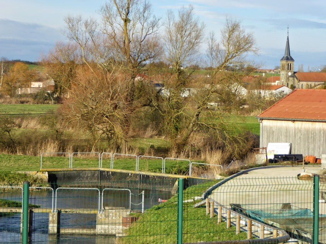 de Voyages de Jacqueline D. L' Etang à Lindre Basse