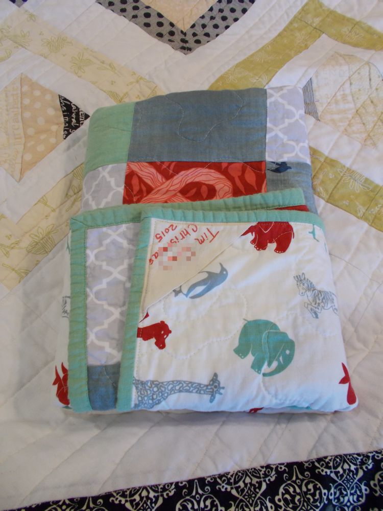 Kat & Cat Quilts Christmas Baby Quilt + How to Fold a Quilt for Gifting