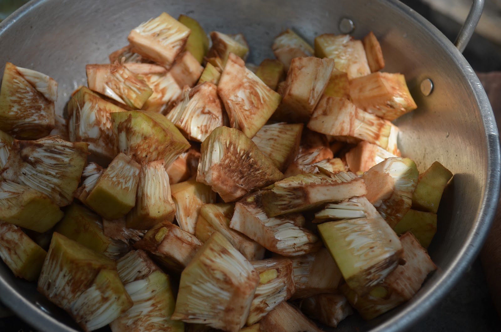 Dishing With Divya Process to clean Tender jackfruit Illustrated by