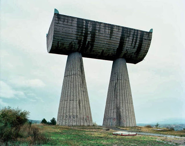 Monumentos olvidados de la ex Yugoslavia