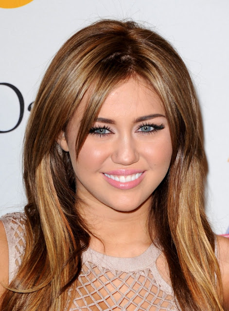 miley cyrus 2011 grammys. Miley Cyrus - Pictures at