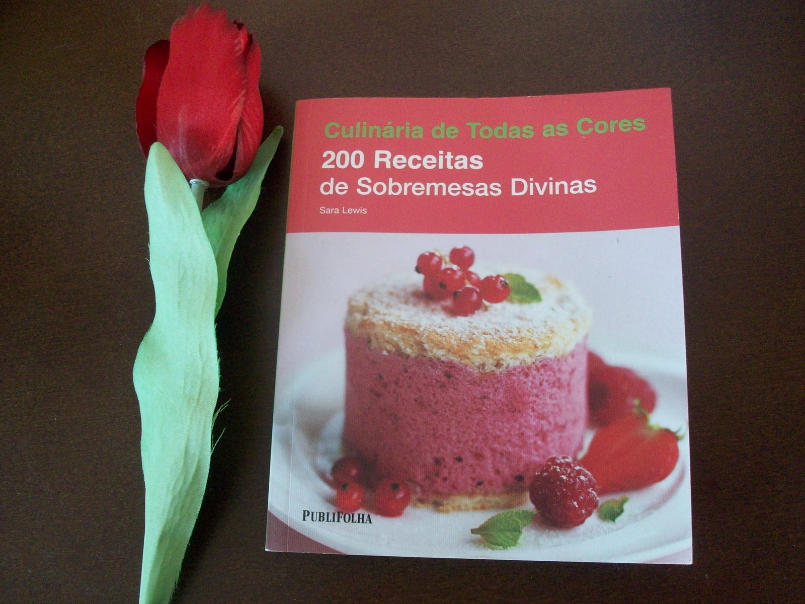 200 Receitas de Sobremesas Divinas - Coleção Culinária de Todas as Cores
