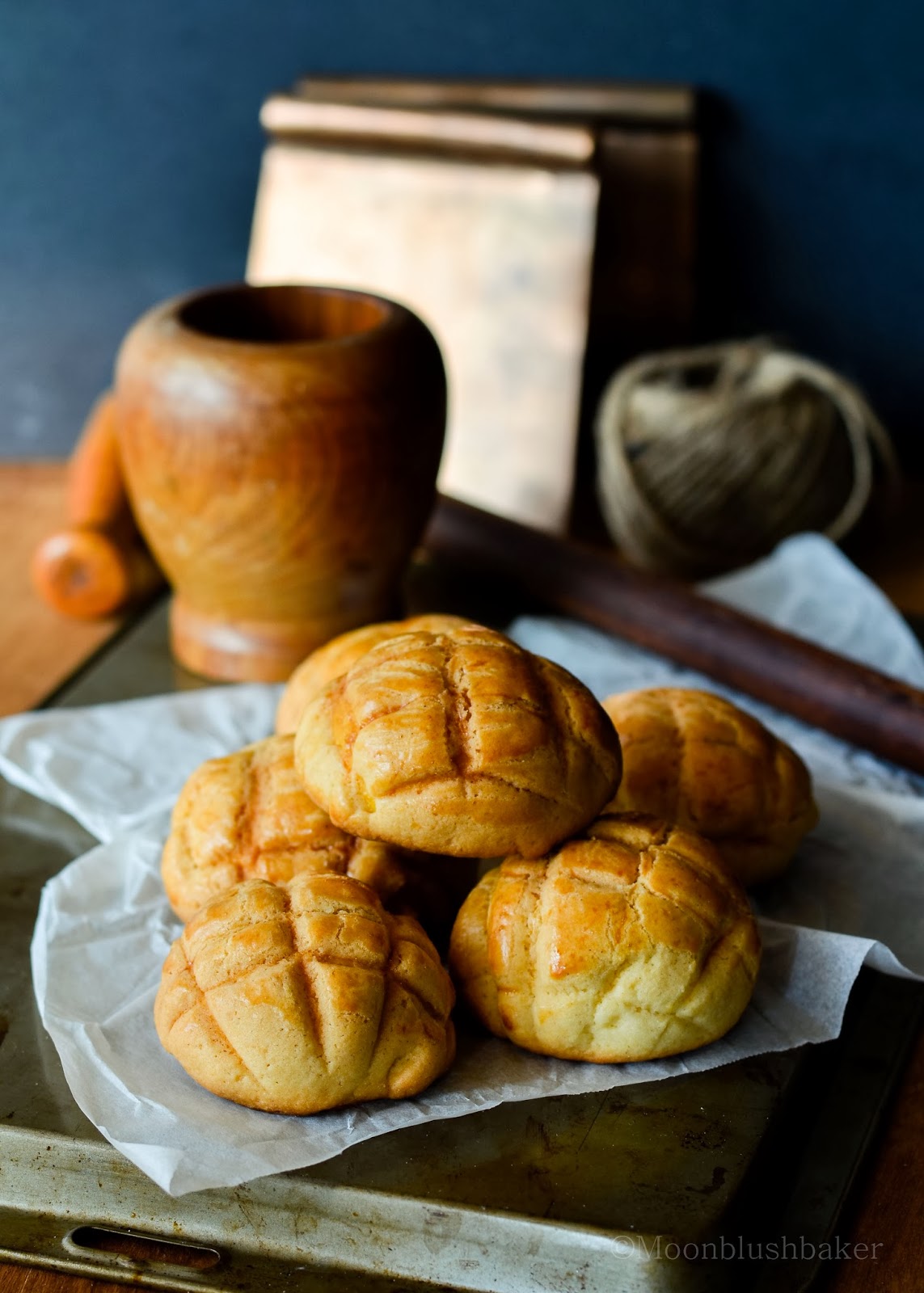 Words and photos united // Saffron and pumpkin melon pan (bread) The