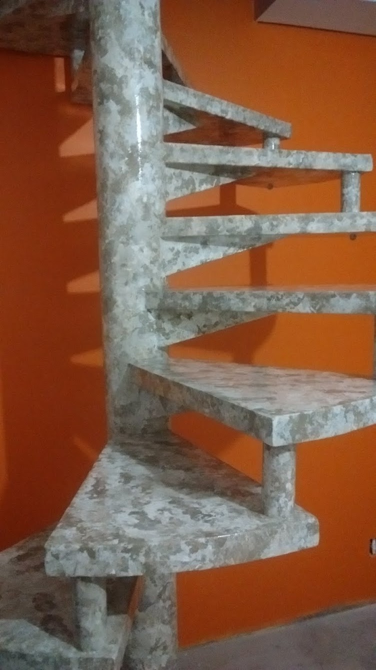 Escada concreto caracol com marmorização