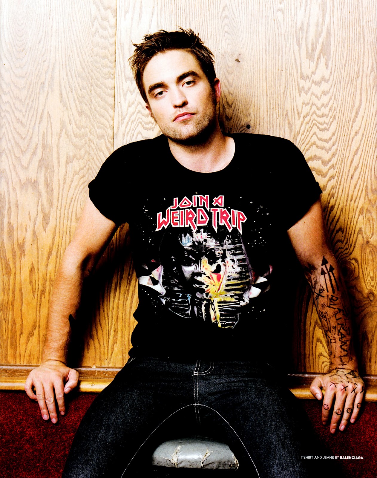 fashion_scans_remastered-robert_pattinson-black_book-september_2012-scanned_by_vampirehorde-hq-6.jpg