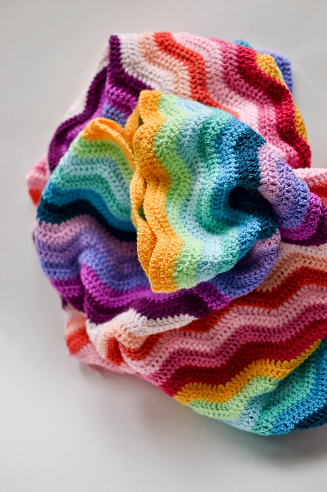 Midge+mowgli Bright Neat Ripple Crochet Blanket