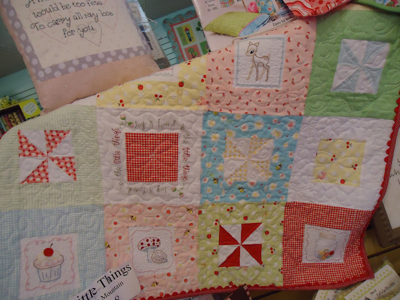 Material Mary Pine Needles...