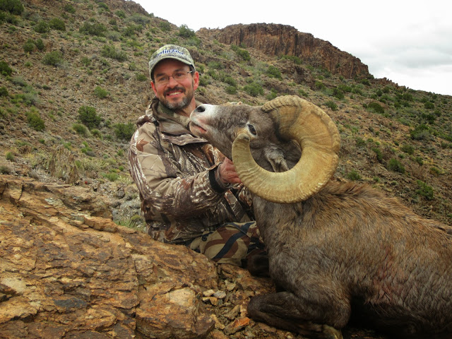 Desert+Bighorn+Sheep+Hunt+Photos+in+Arizona+Unit+15D+with+Colburn+and+Scott+Outfitters.++Sheep+Guides+7.JPG