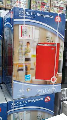 Igloo FR320 Compact Fridge – 3.2 cubic feet, freezer compartment, slide-out glass shelves