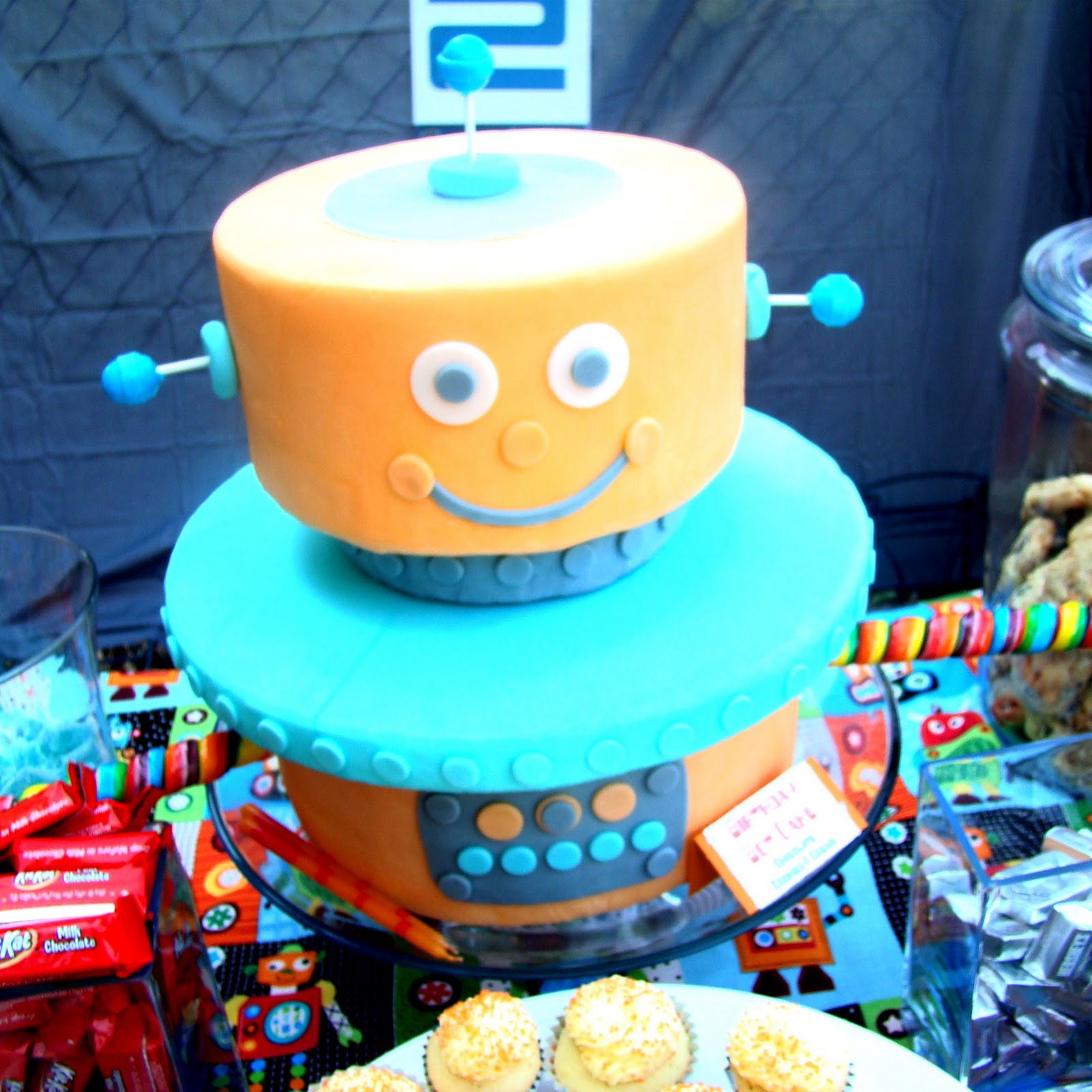 Cupcake Dreams and Paper Memories Robot Birthday Party Part 3... The FOOD