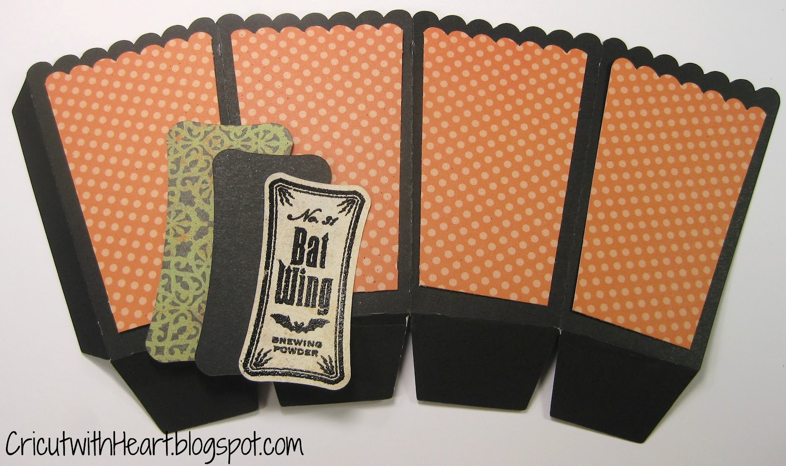 Cricut with Heart Artiste Popcorn Box Halloween Style!
