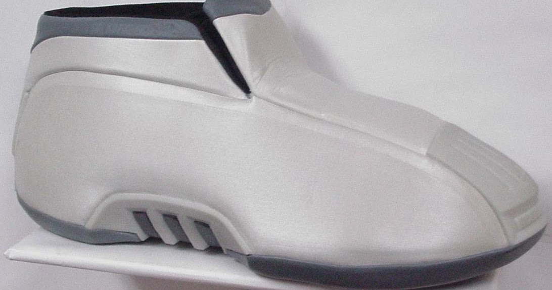 are they still selling kobe shoes
