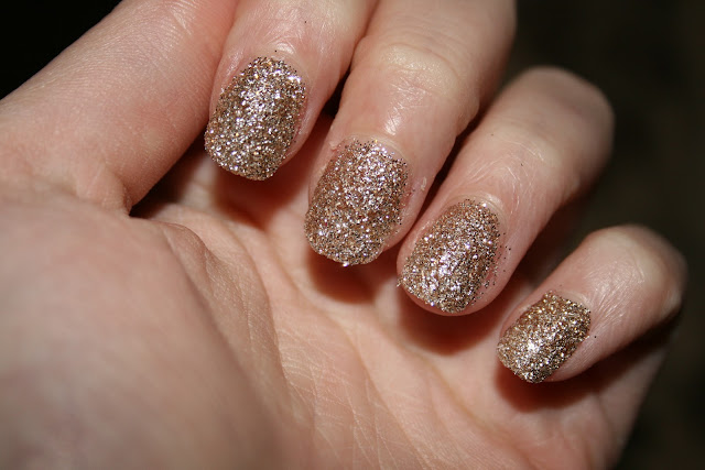 Love &amp; Glamour: The Budget Series: Christmas Glitter Nails part 2