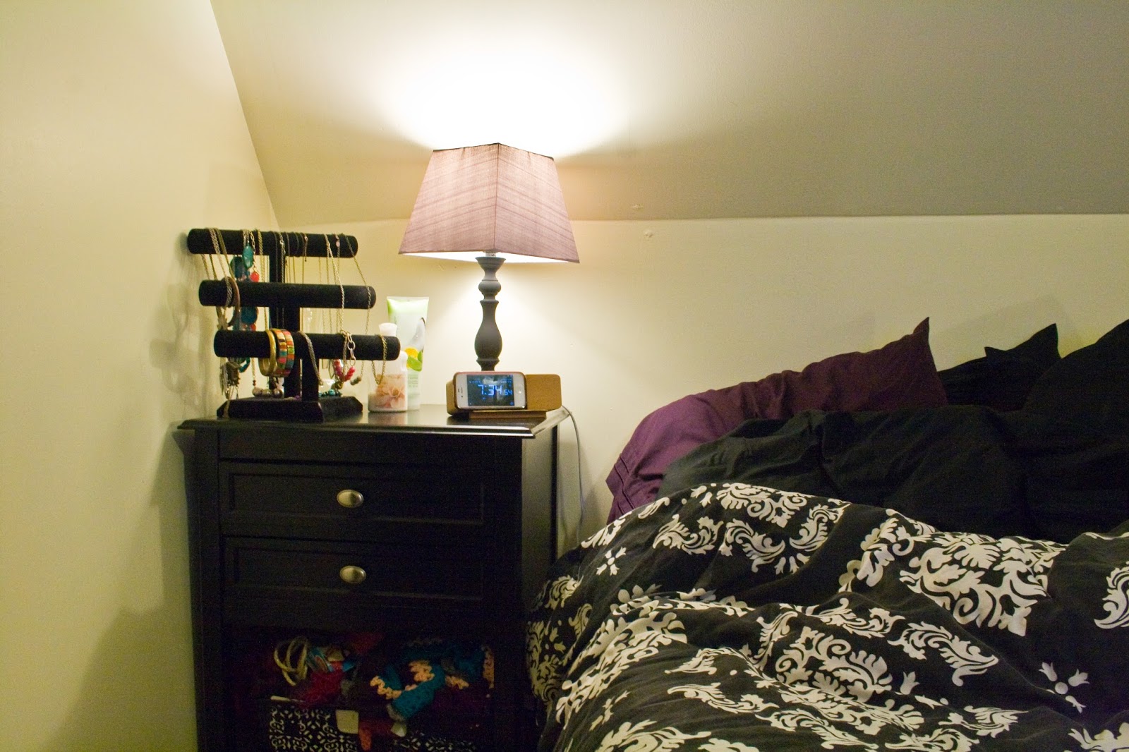 five sixteenths blog Wednesday Decor // Jewelry & Night Stand Organization