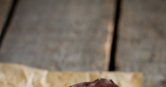 Kokkama Ragnega: Karamelli-šokolaadi krõbedik ehk kodune Daim šokolaad