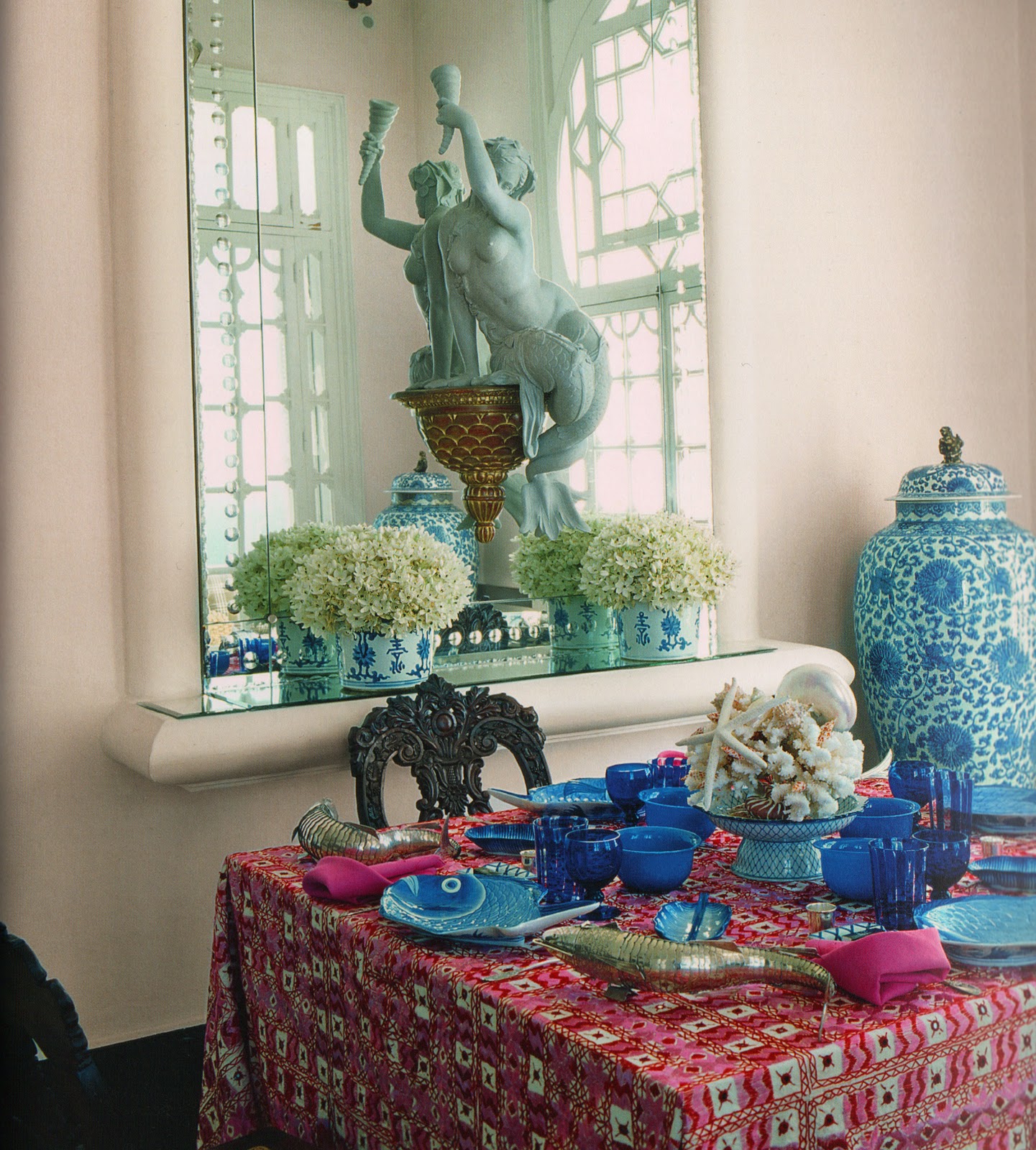 The Pink Pagoda: Blue and White Monday with Alberto Pinto, Carolyne ... The Pink Pagoda: Blue and White Monday with Alberto Pinto, Carolyne ...
