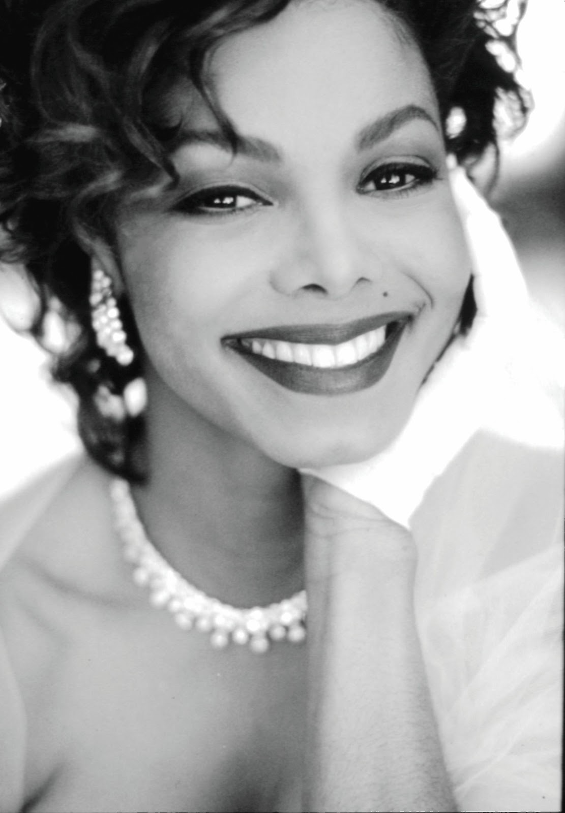 http://3.bp.blogspot.com/-WLDPnbaKJvU/Tzabz6tfZPI/AAAAAAAABS0/-G91Xu2dlTs/s1600/Janet-janet-jackson-18854532-1627-2344.jpg