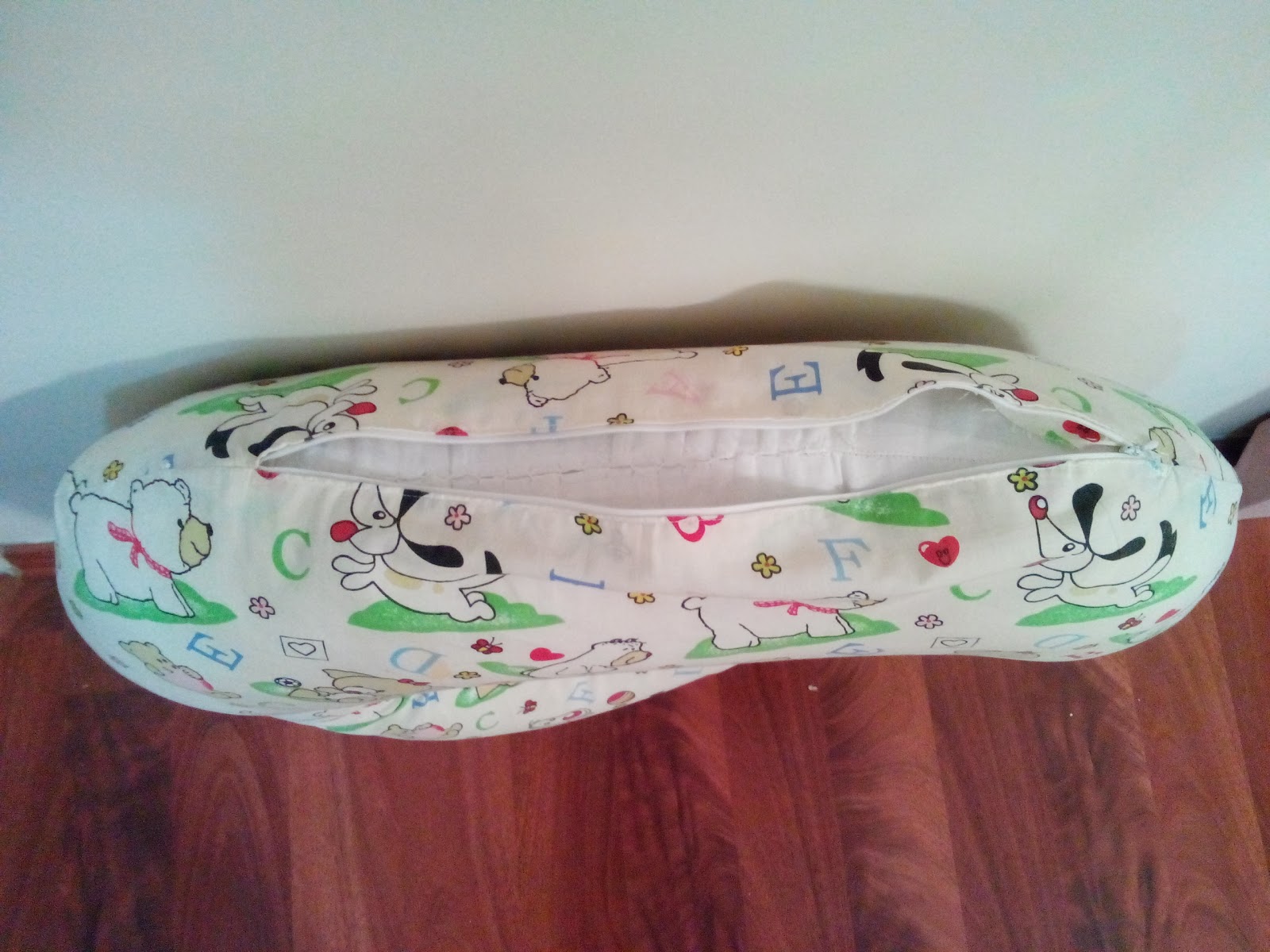 Bartunun Annesi. Emzirme Yastığı Bartunun Annesi. Emzirme Yastığı