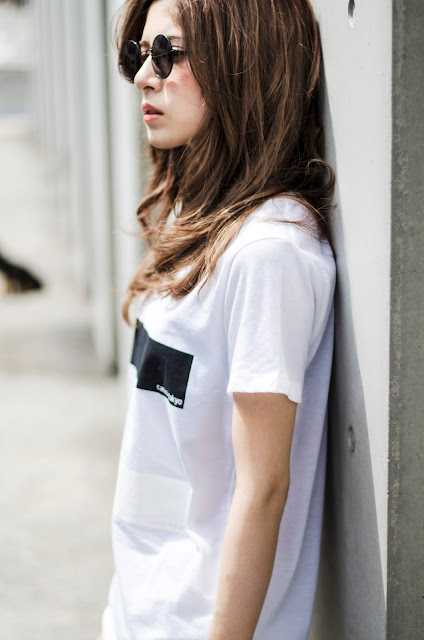  W Line Tee