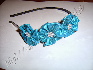 <Img alt = uma bandolete de flor de fuxico