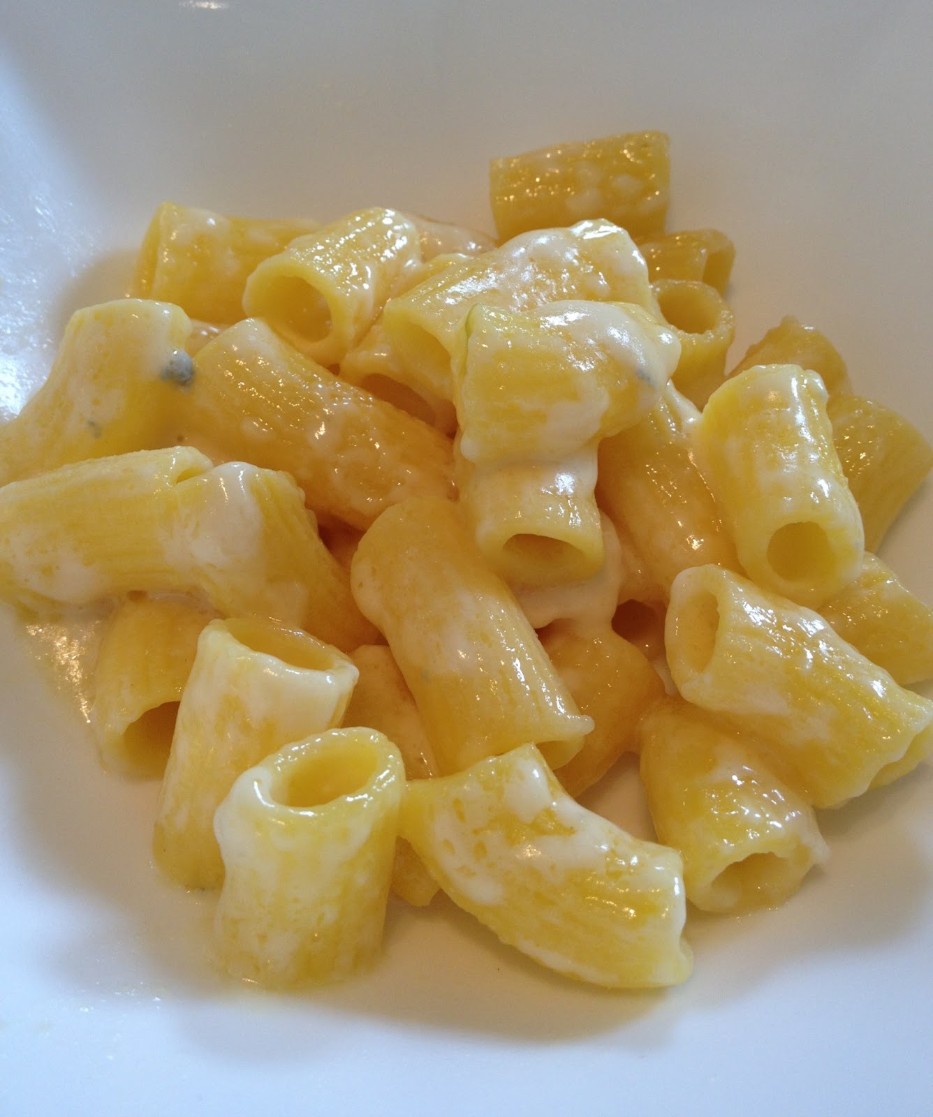 Pasta alla crema di Formaggi da L'Incapace in Cucina su Akkiapparicette