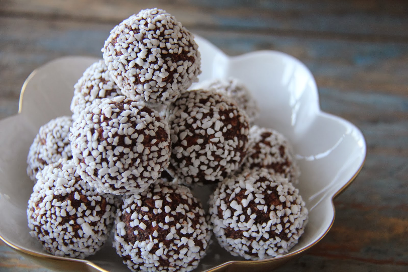 Lemontrees2 Here, There & Everywhere Swedish Chocolate Balls / Godaste chokladbollarna