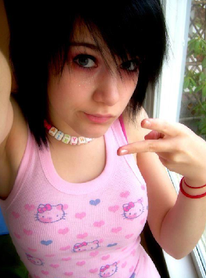 3. Beauty Haircuts For Emo Girls