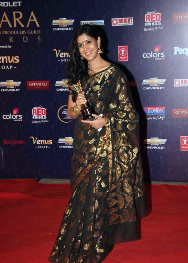 Sakshi Tanwar At Apsara Awards 2012 - SEXY TV Celebrity Pictures - Famous Celebrity Picture 