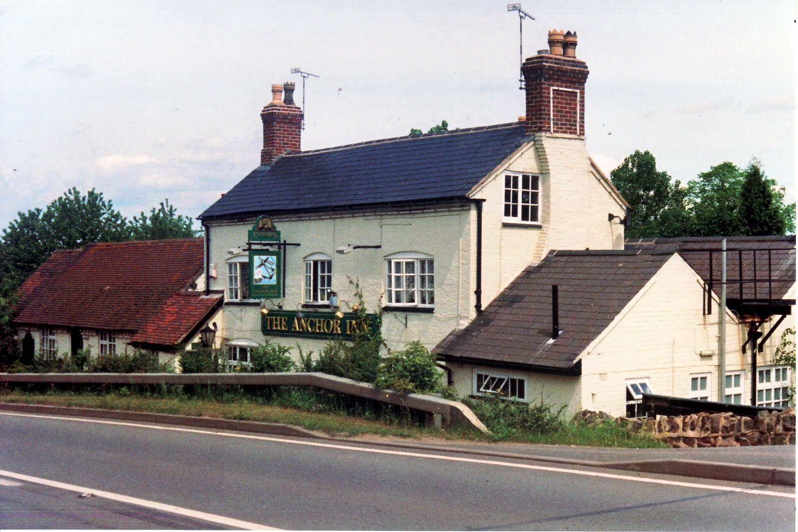 Pubs Then & Now 022 Anchor Inn, Hartshill, Warwickshire 2000 to 2011