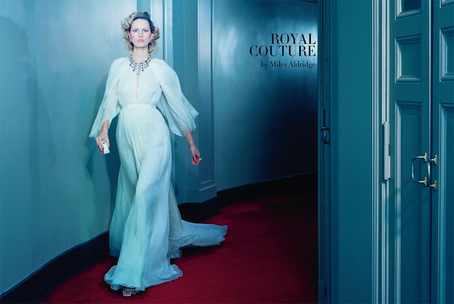 Glamodel: Two Is Better Than One - Página 5 Karolina+Kurkova+by+Miles+Aldridge+(Royal+Couture+-+Vogue+Italia+March+2012)+1