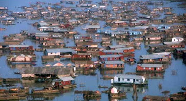 Vietnamese floating villages in Cambodia.10